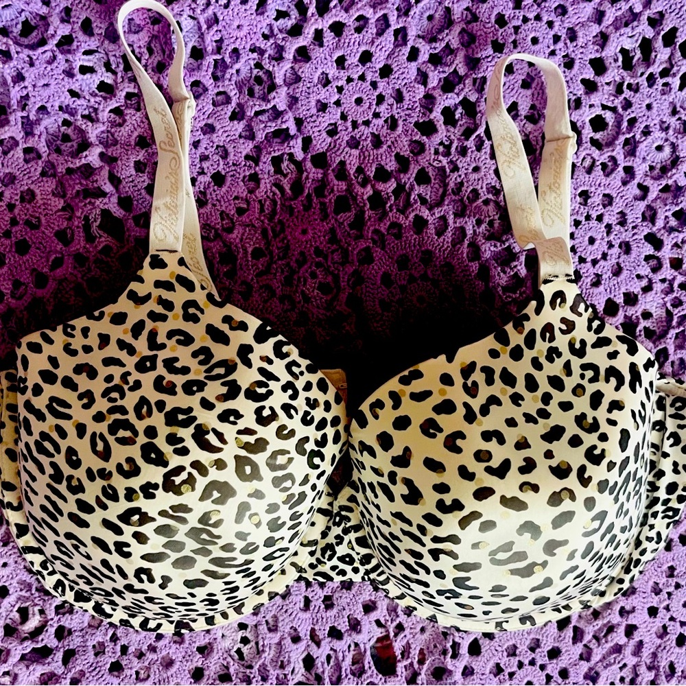 Victoria’s Secret 38 DD bra